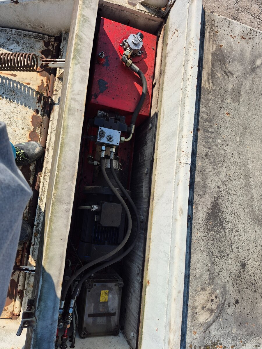 Hákový lisovací kontejner - 8