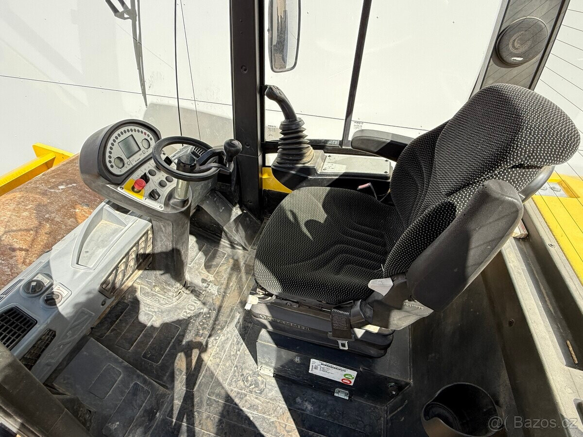 Válec Bomag 211 - 8