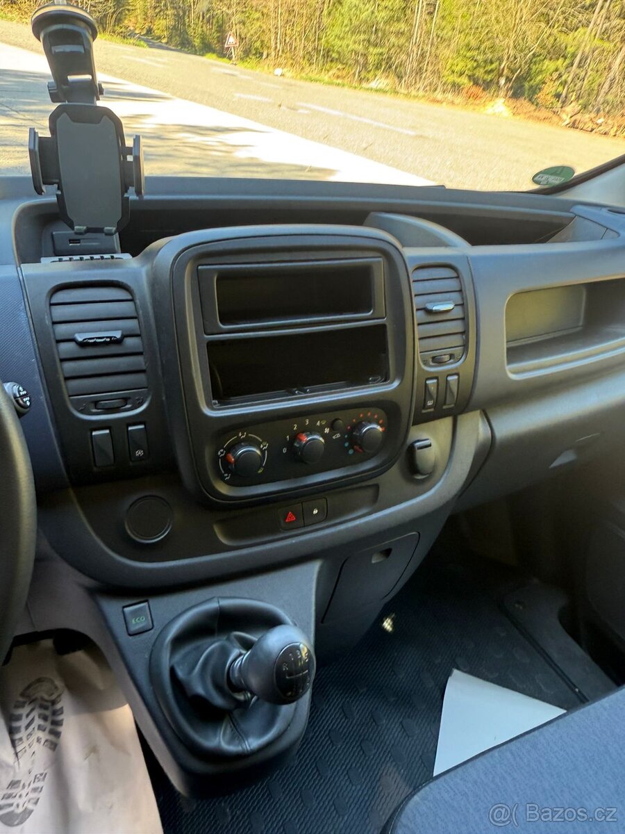 Opel Vivaro 6 mist - 8