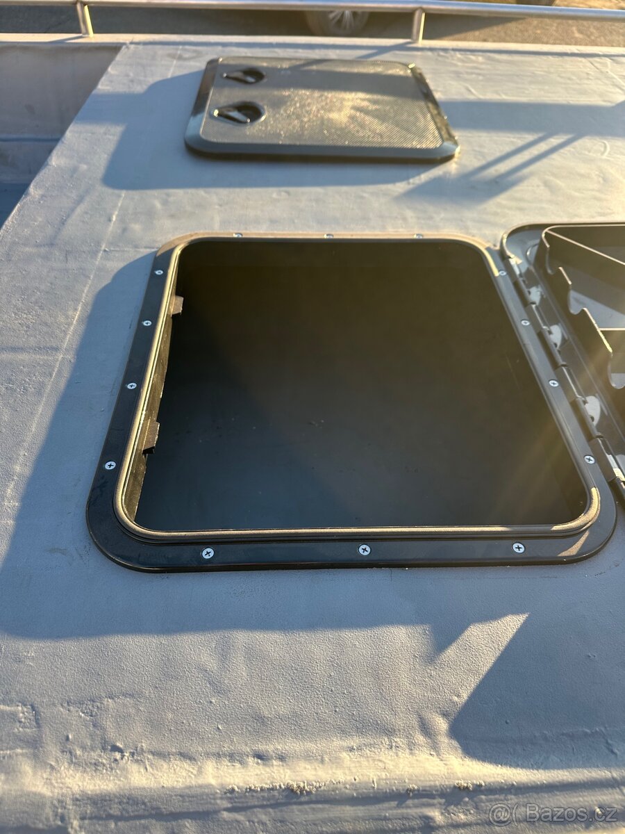 Rybářská laminátová loď - 8