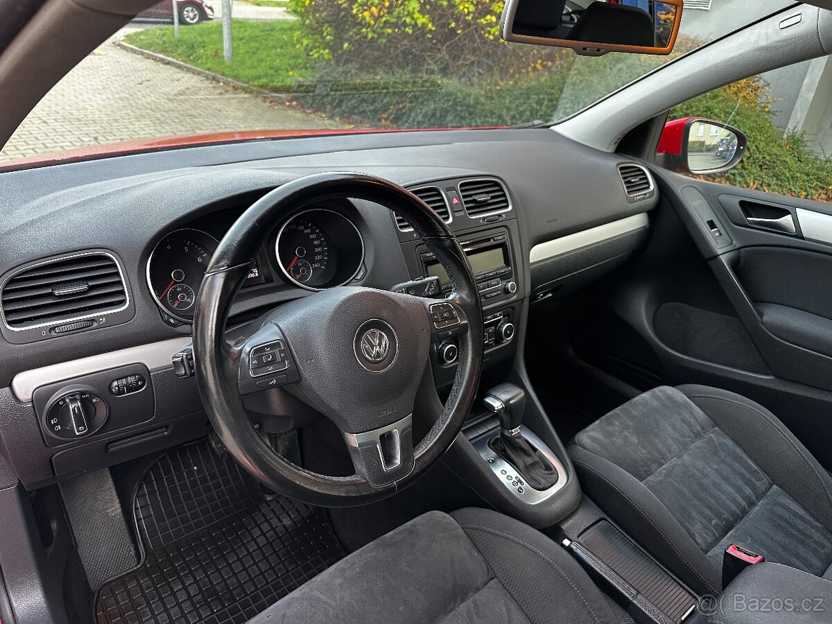 Volkswagen Golf 1.4 TSI 118kW DSG Highline ALU R17 Alcantara - 8