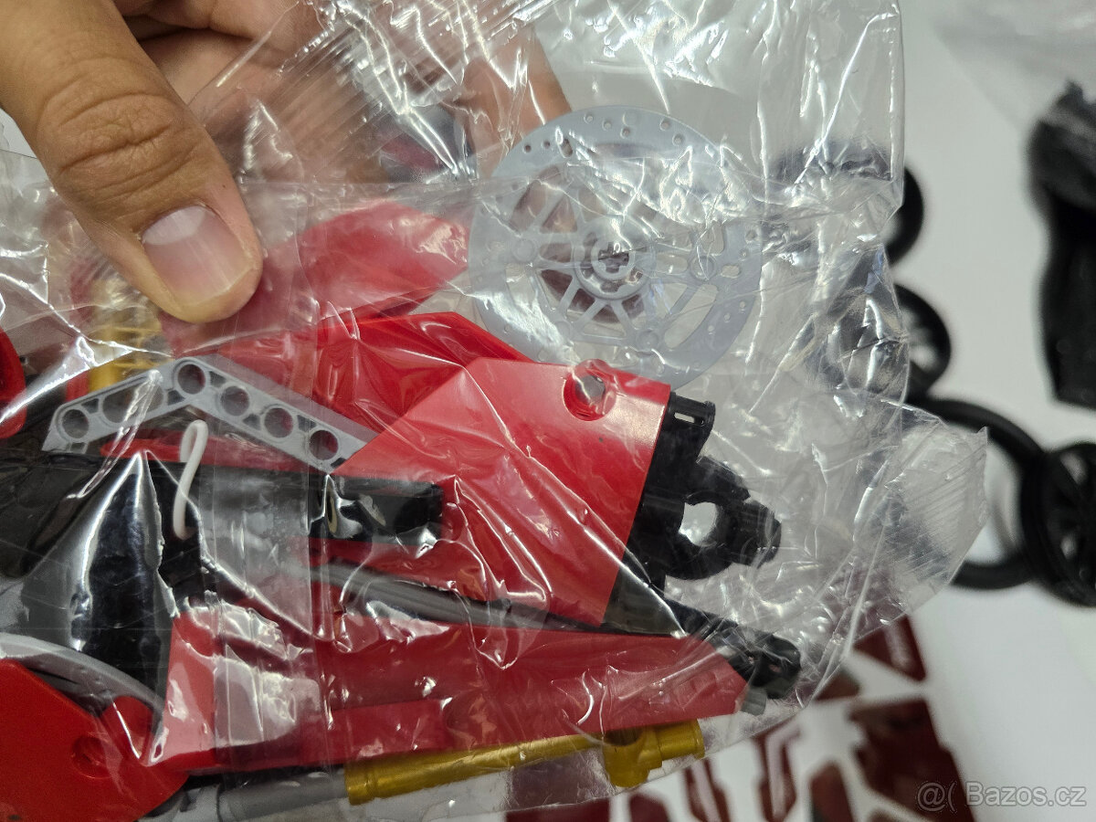 STAVEBNICE Technic 42107 Ducati Panigale V4 R (náhrada) - 8