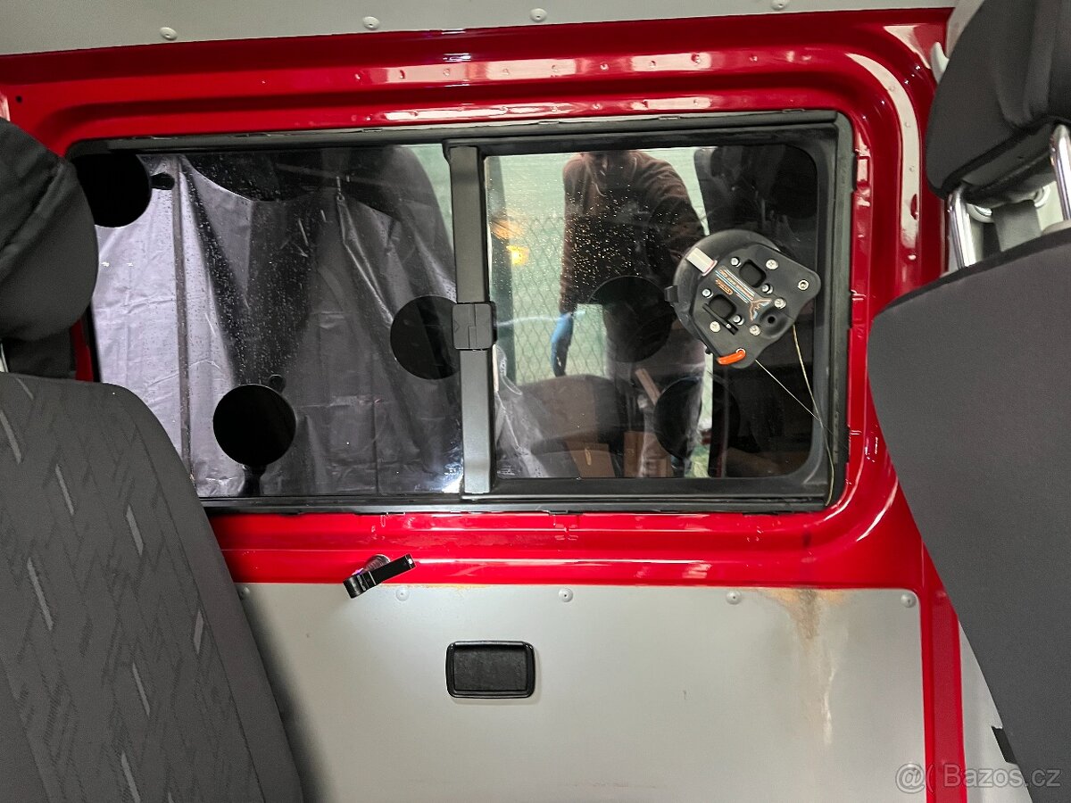 boční sklo vw t5 posuvném sklo levé -použité originál - 8