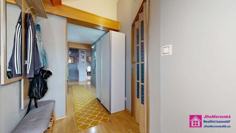 Prodej podkrovního bytu 4+1, 106 m², zahrada, Břeclav - 8