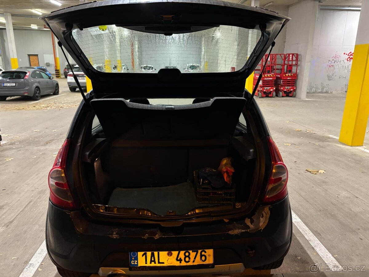 Automobil - Dacia Sandero - 8