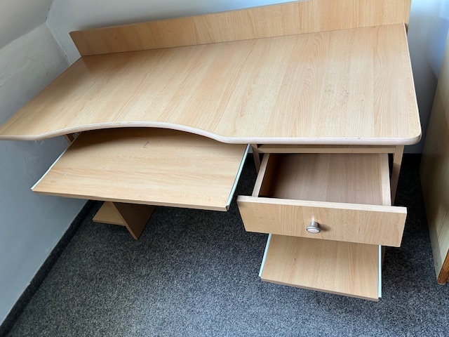 Psací stůl – světlé dřevo - 8
