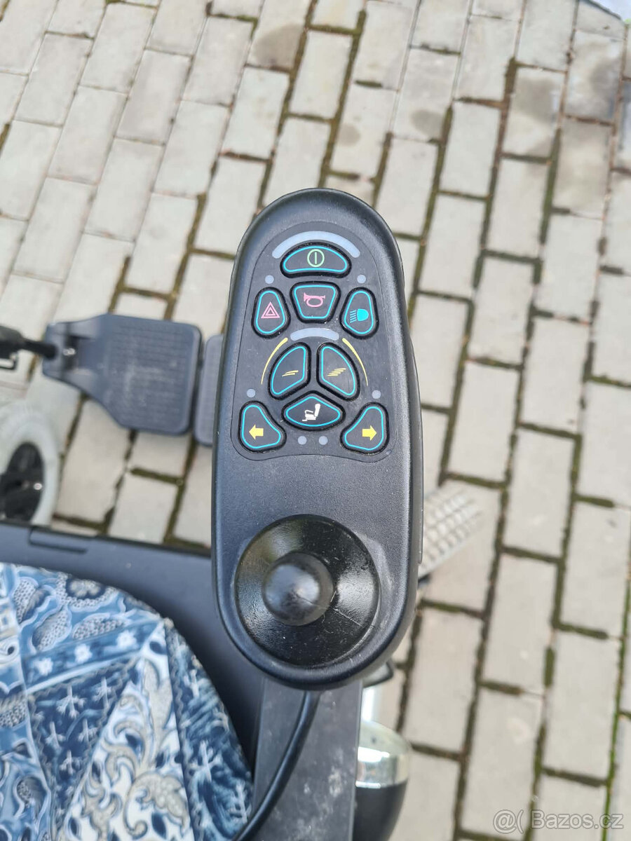 Elektrický invalidní vozík Ottobock - 8