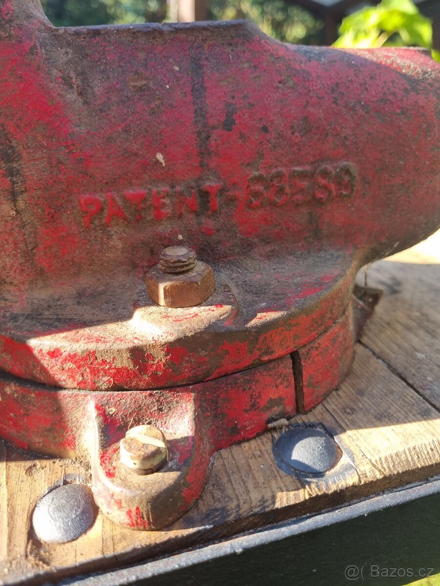 stůl se svěrákem - 8