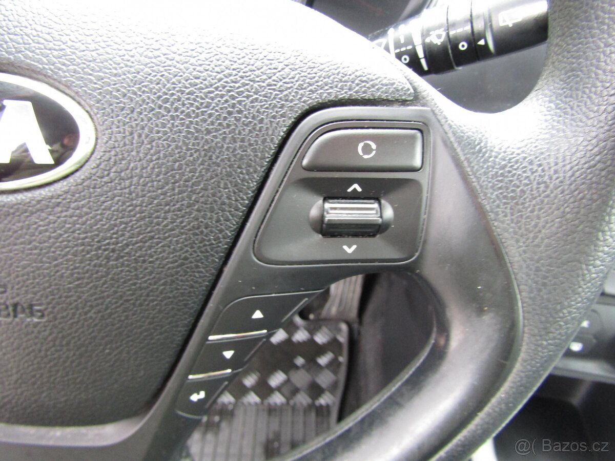 Kia Ceed 1.4 CRDi , 66 kW nafta, 2013 - 8