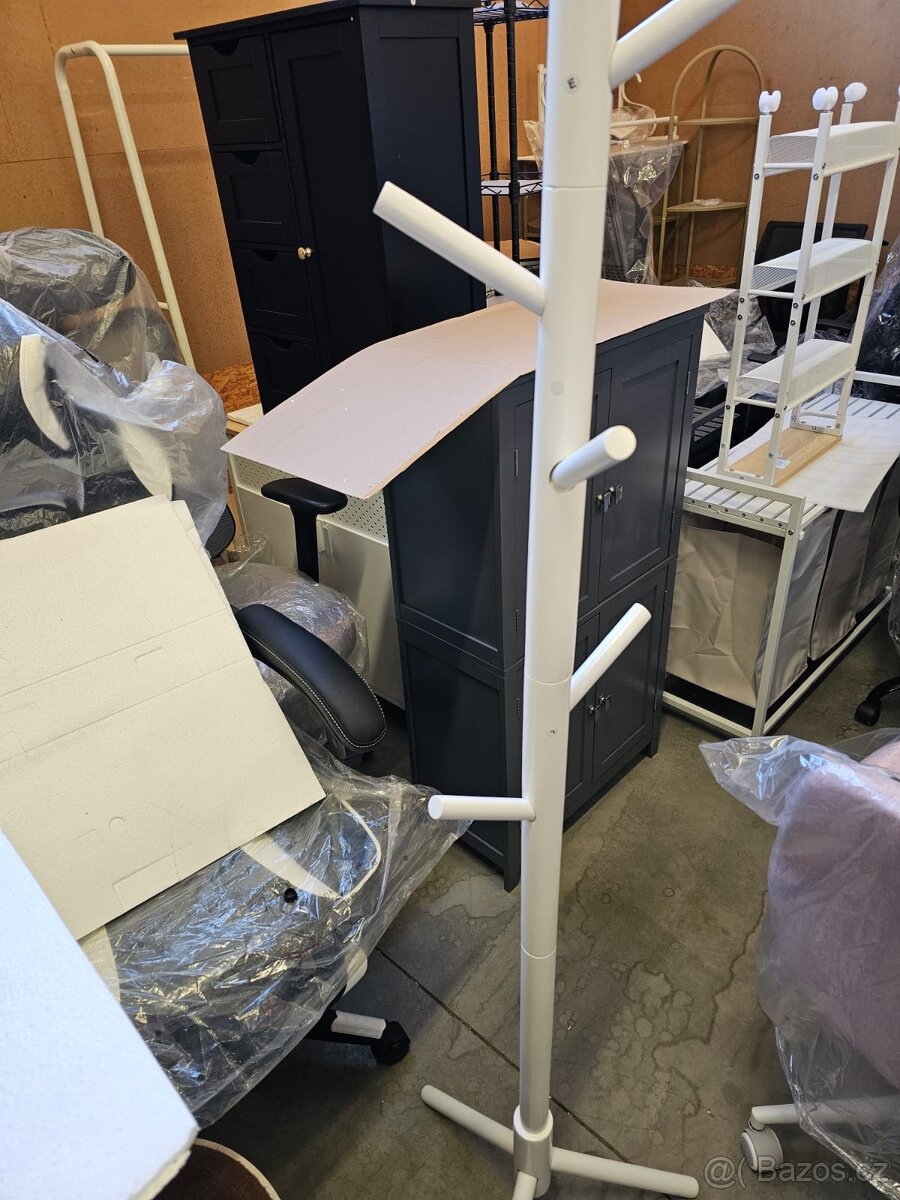 Nový rostoucí stojanový věšák - 8