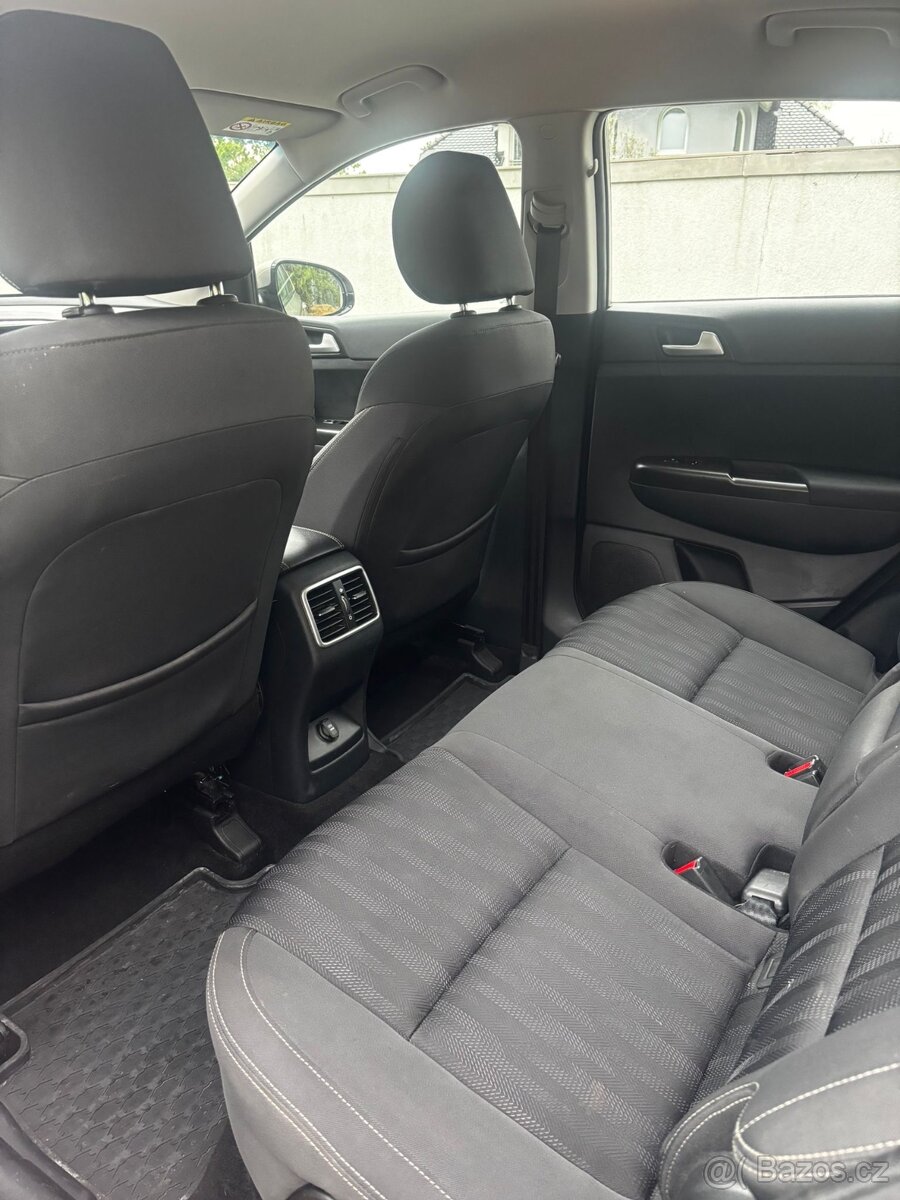 KIA Sportage 1.7 CRDI 2WD M6 - 8
