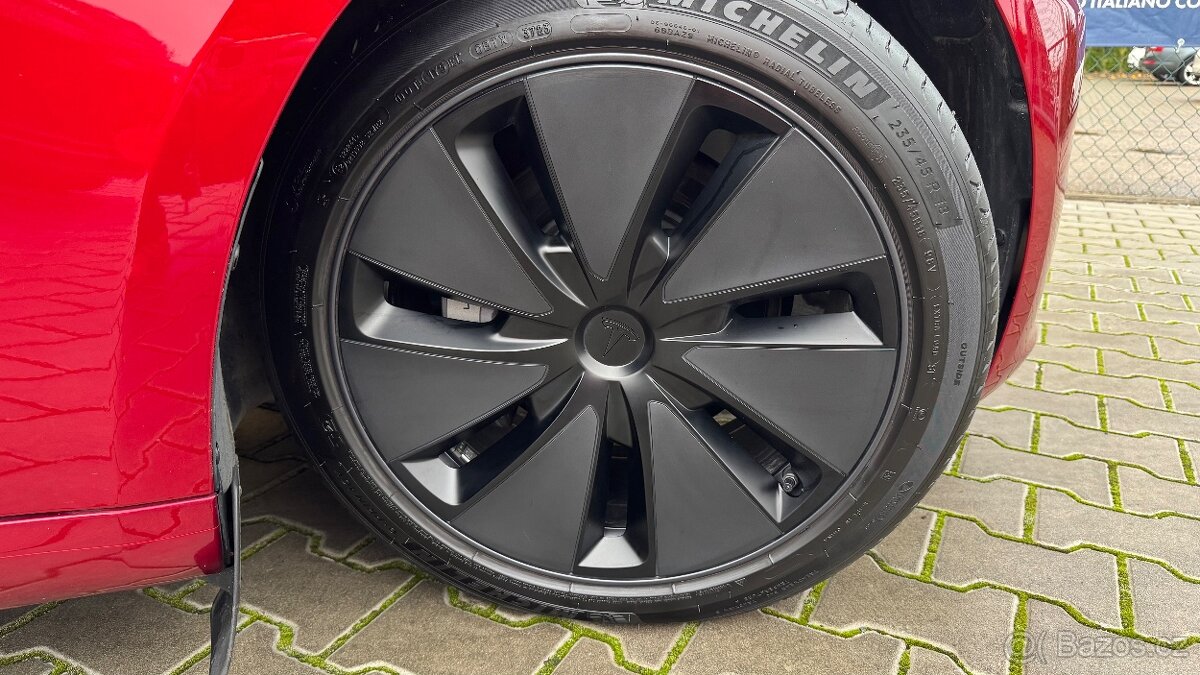 Tesla Model 3 Highland Long Range s pohonem všech kol - 8