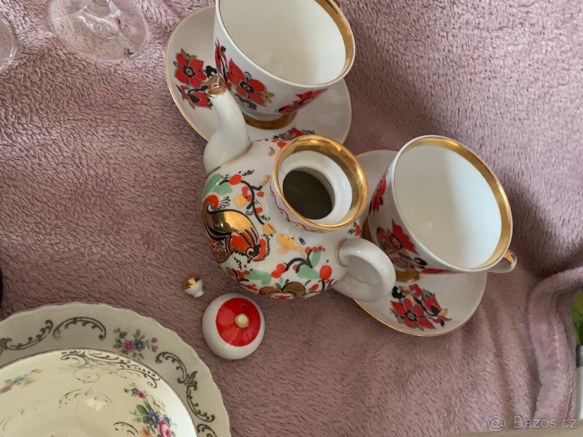 Úklid půdy 1: hrnečky, konvice, skleničky - 8