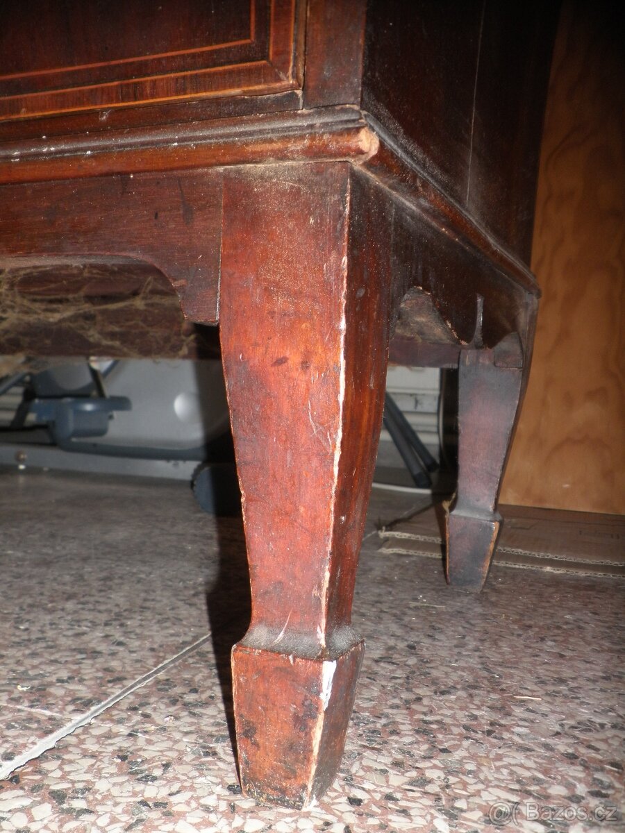 Tmavá komoda, vitrína nebo knihovna s pracovním stolkem - 8