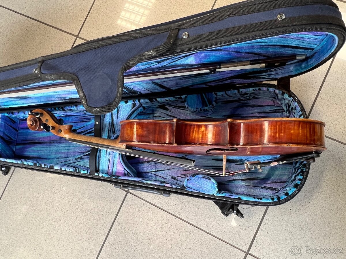 Prodám housle velmi staré a hysterické - 8