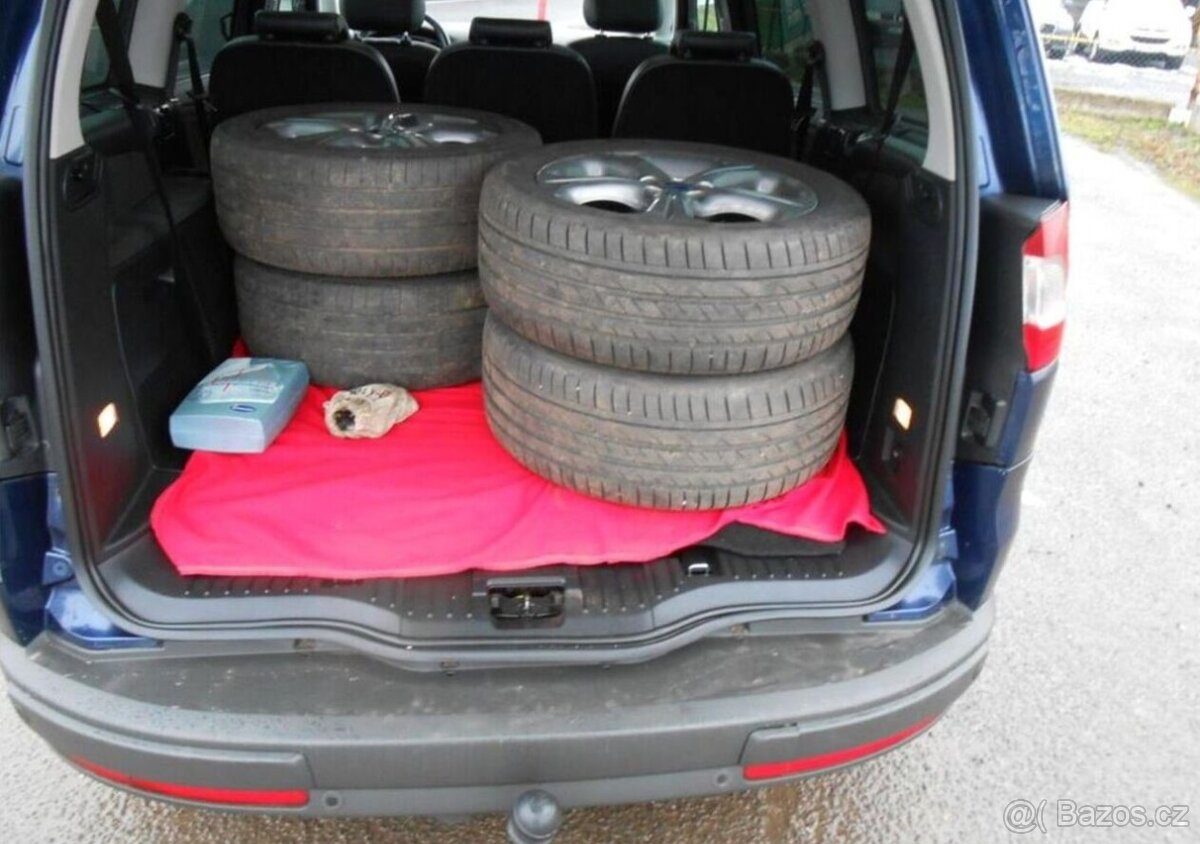 Ford Galaxy 2,0 TDCI 103 kW DPH Serviska nafta - 8