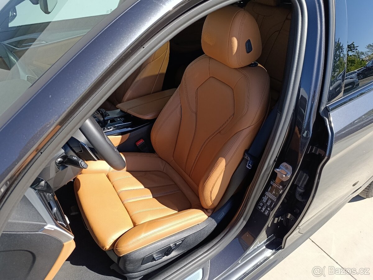 BMW 540d TOURING xDRIVE MSPORT PANO DPH - 8