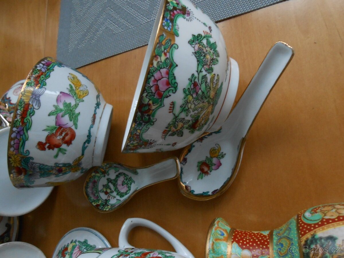 11kusů starý čínský porcelán - jedno víčko má lepenou špičku - 8