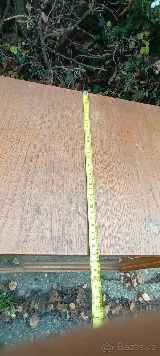 Retro knihovna na nožkách - 8