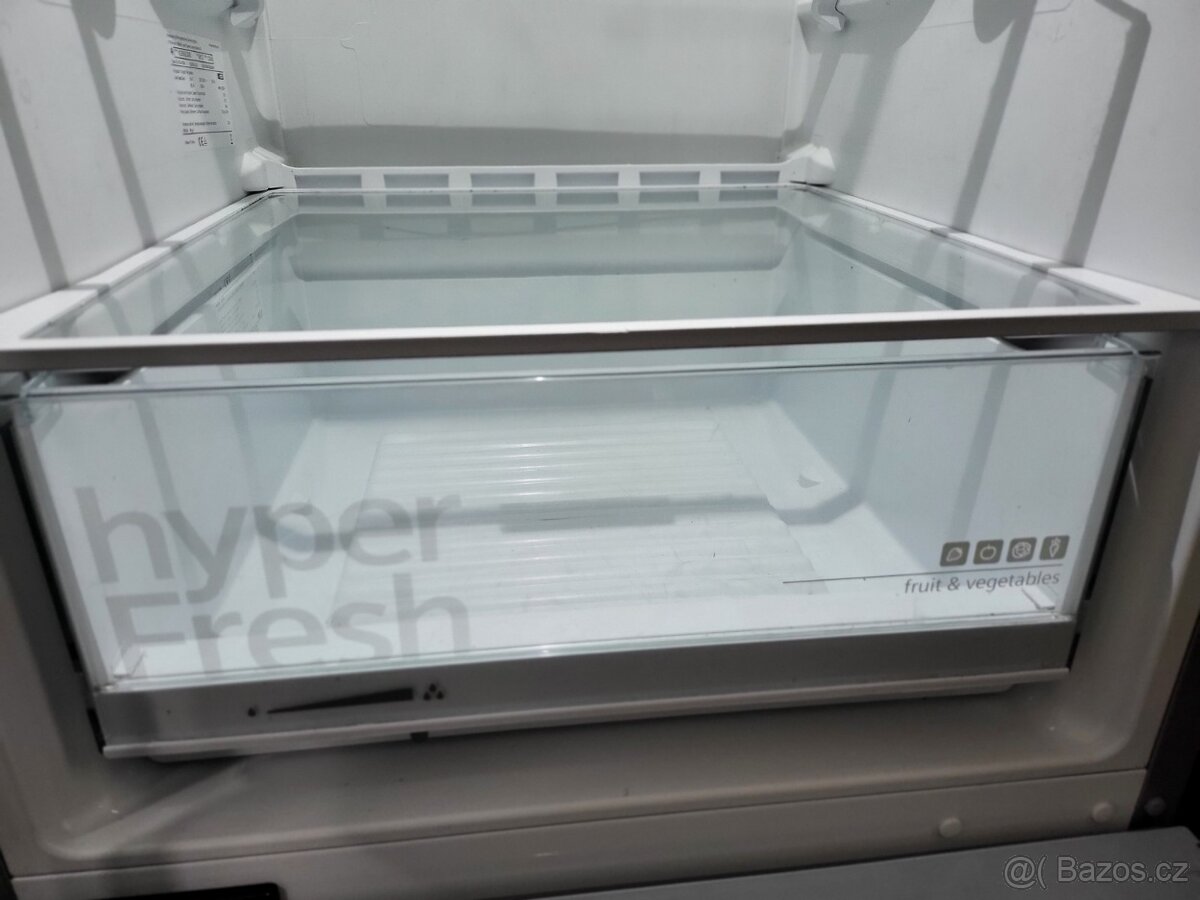 velká NEREZ lednice, moderní 185x60 - 8