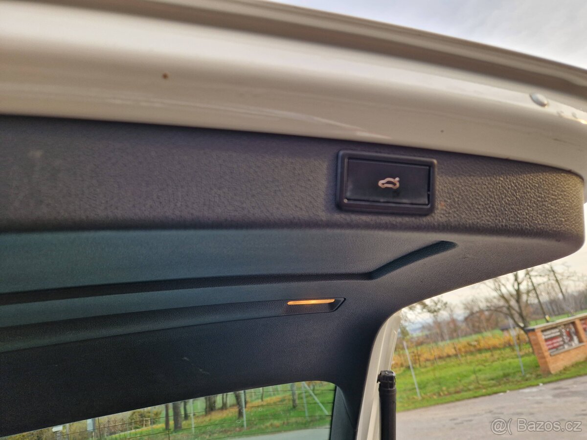 Škoda Superb 2 combi 2,0 TDI facelift , navi, xenony - 8