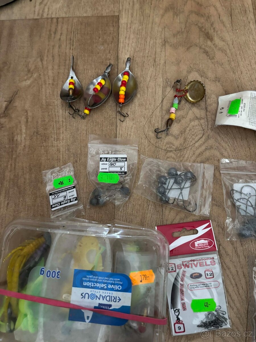 Třpitky, háčky, držák - 8