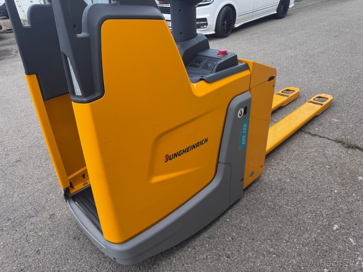 Nízkozdvižný vozík s plošinkou Jung stav nového - 8