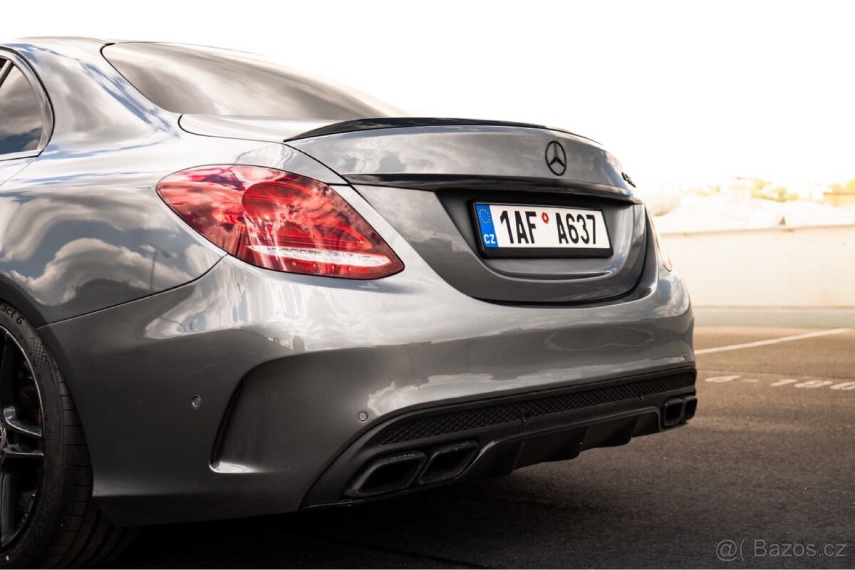 Mercedes-Benz C63 AMG - 8