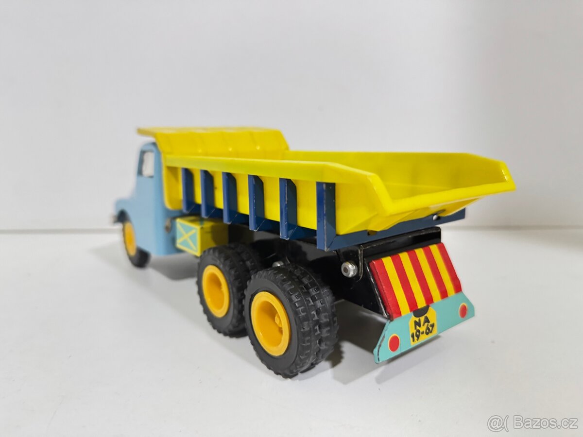 KDN - stará hračka - Tatra 138 - SKLAPEČKA - 8