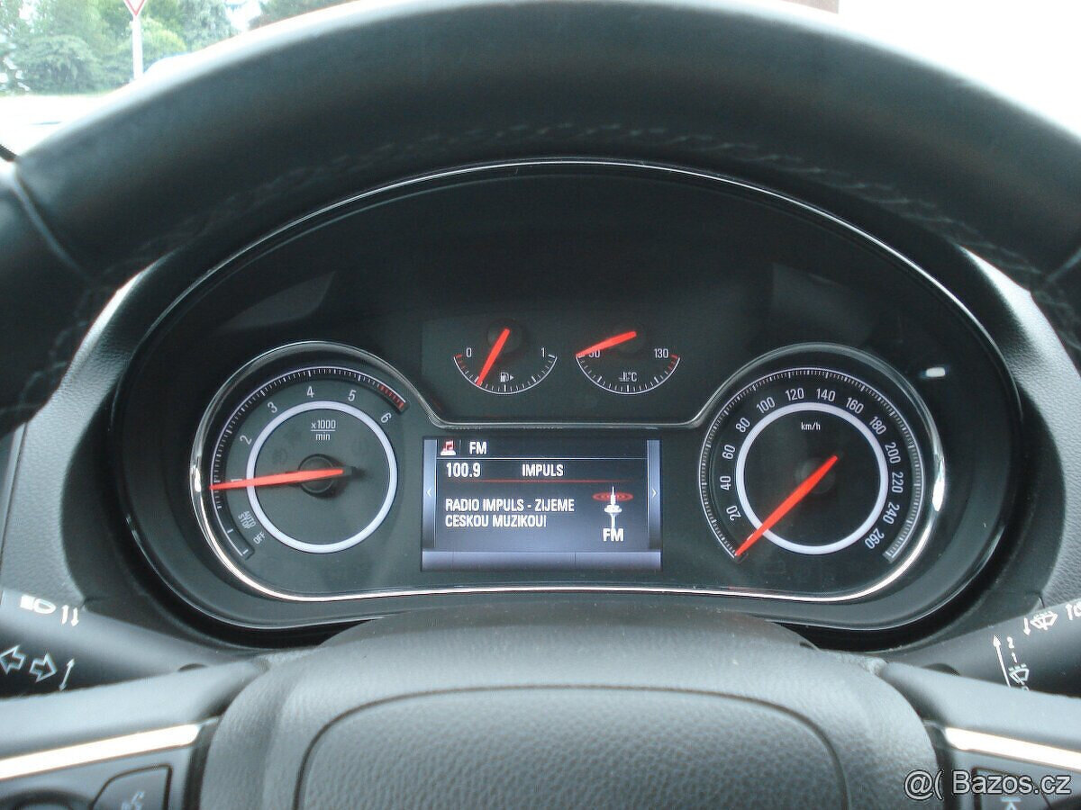 Opel Insignia 2.0 CDTi 1. Majitel - 8