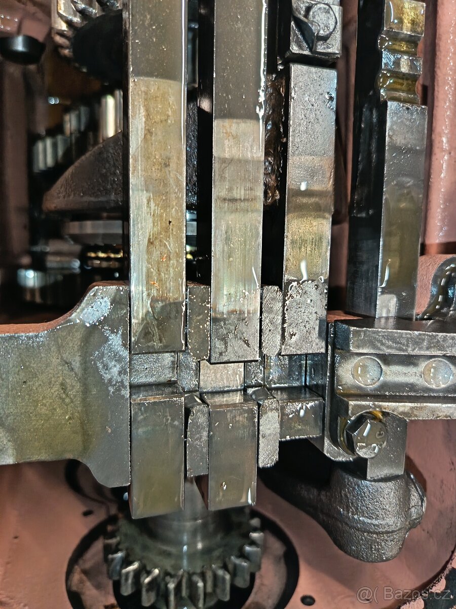 Podvozek Zetor 6718 - 8