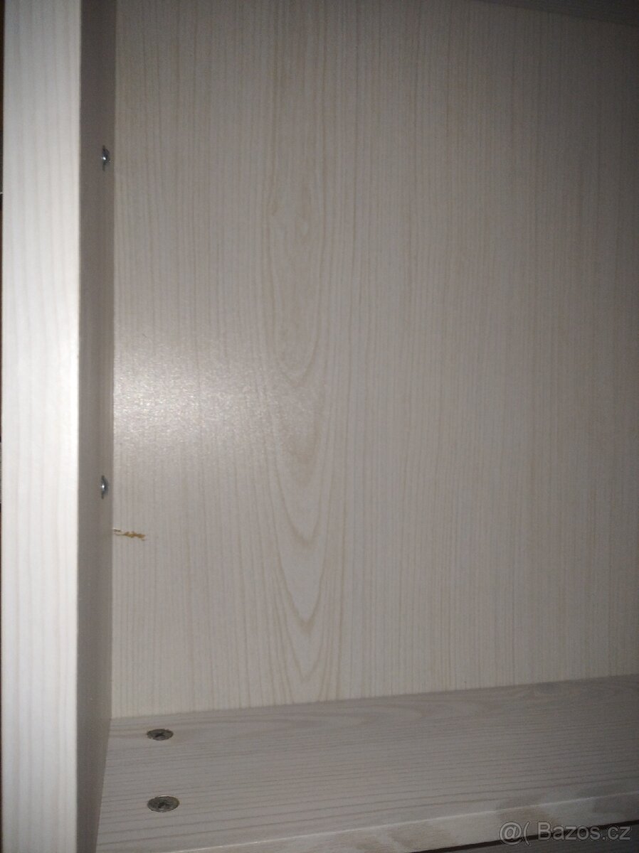 Šatní skříň Luca, 3-dveřová - 8