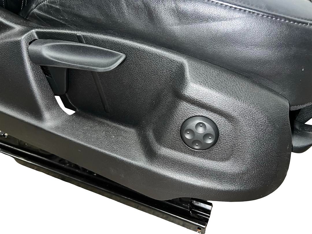 S-Line sedačky černá kůže šedá alcantara Audi Q5 8R 2010 - 8