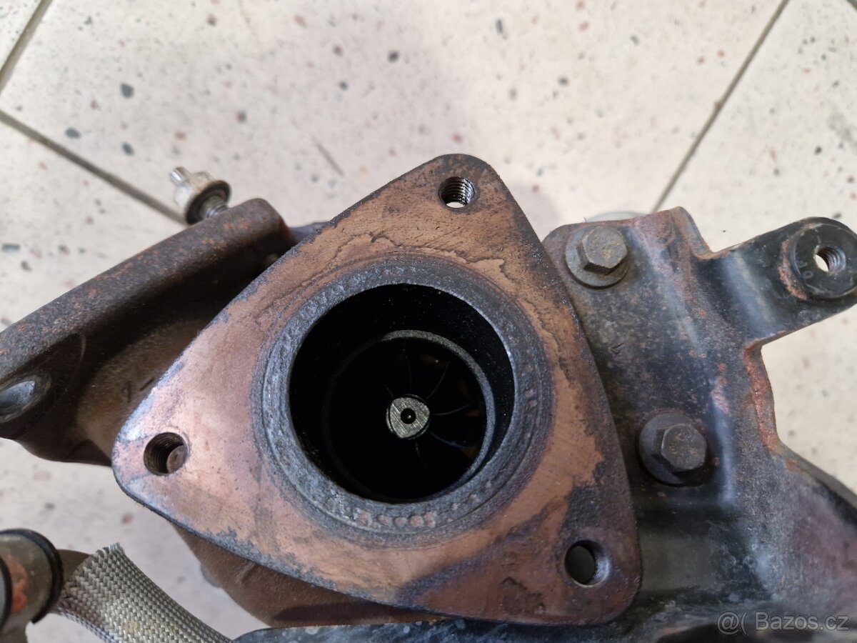 Range Rover 4.4 TDV8 pravé primární turbodmychadlo - 8