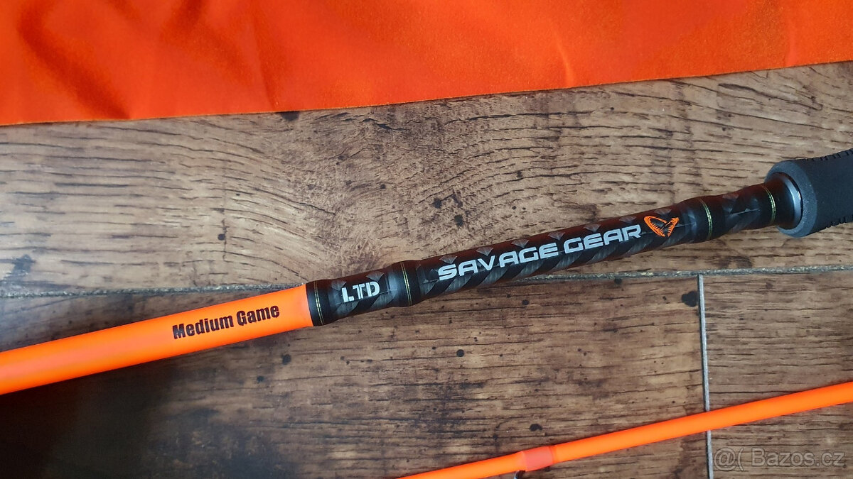 Vláčecí prut Savage Gear Orange LTD Medium Game - 8