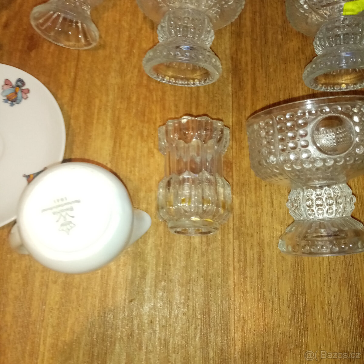 Prodám staré české sklo mísy - medové sklo a poháry Matura - 8