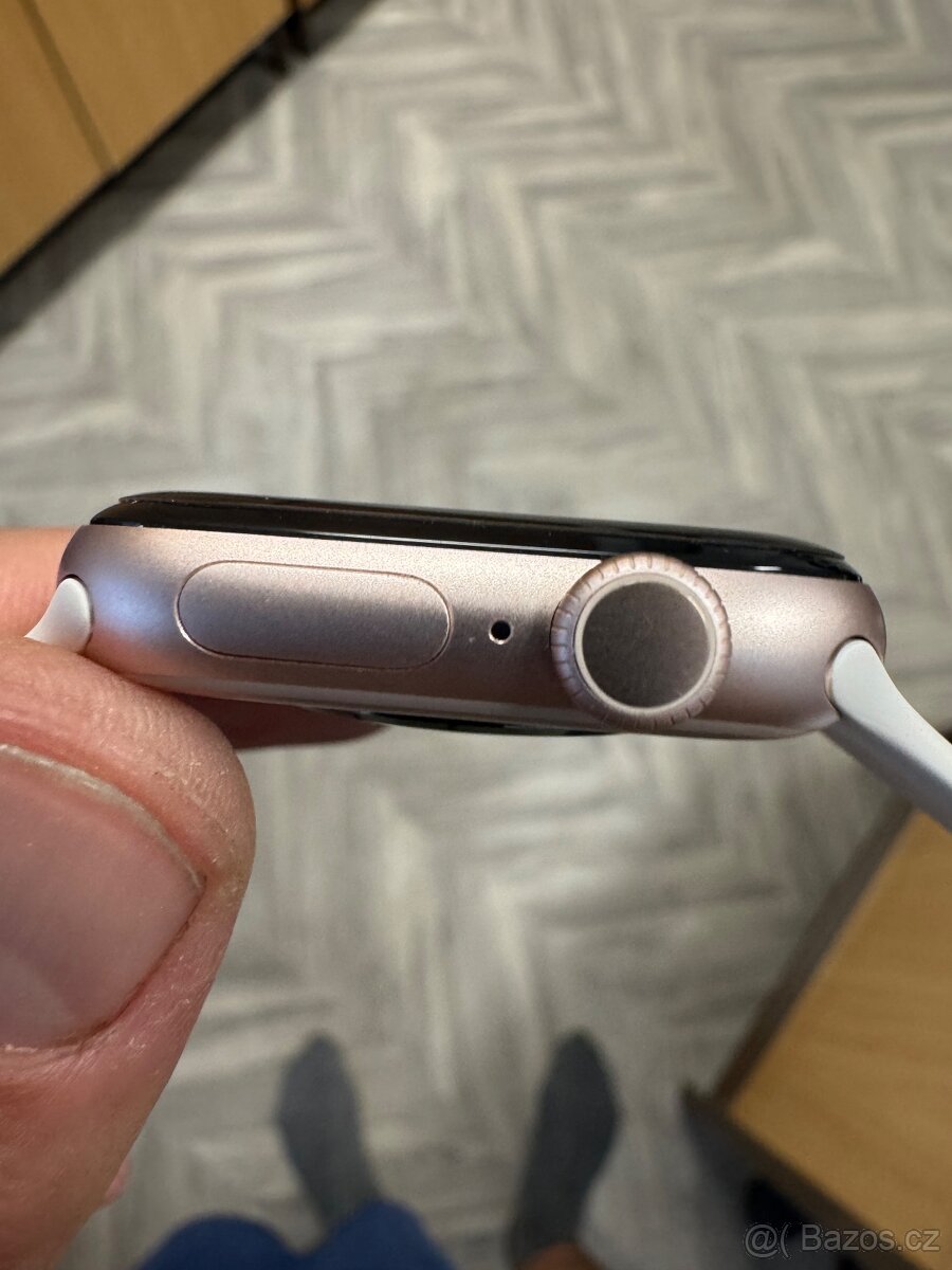 Apple Watch Series 10 GPS + cellular růžové - 8