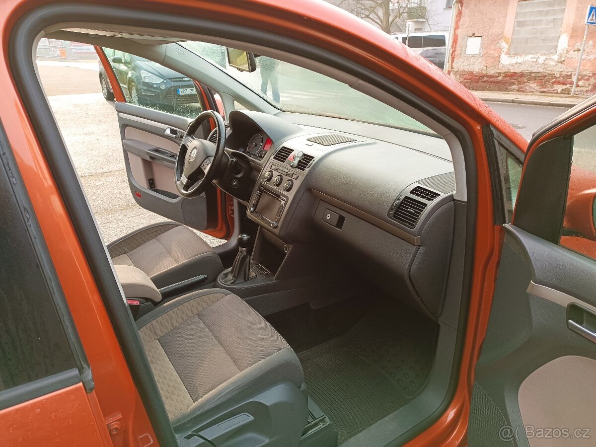 Prodám VW Touran Cross 1.4 TSI, LPG - 8