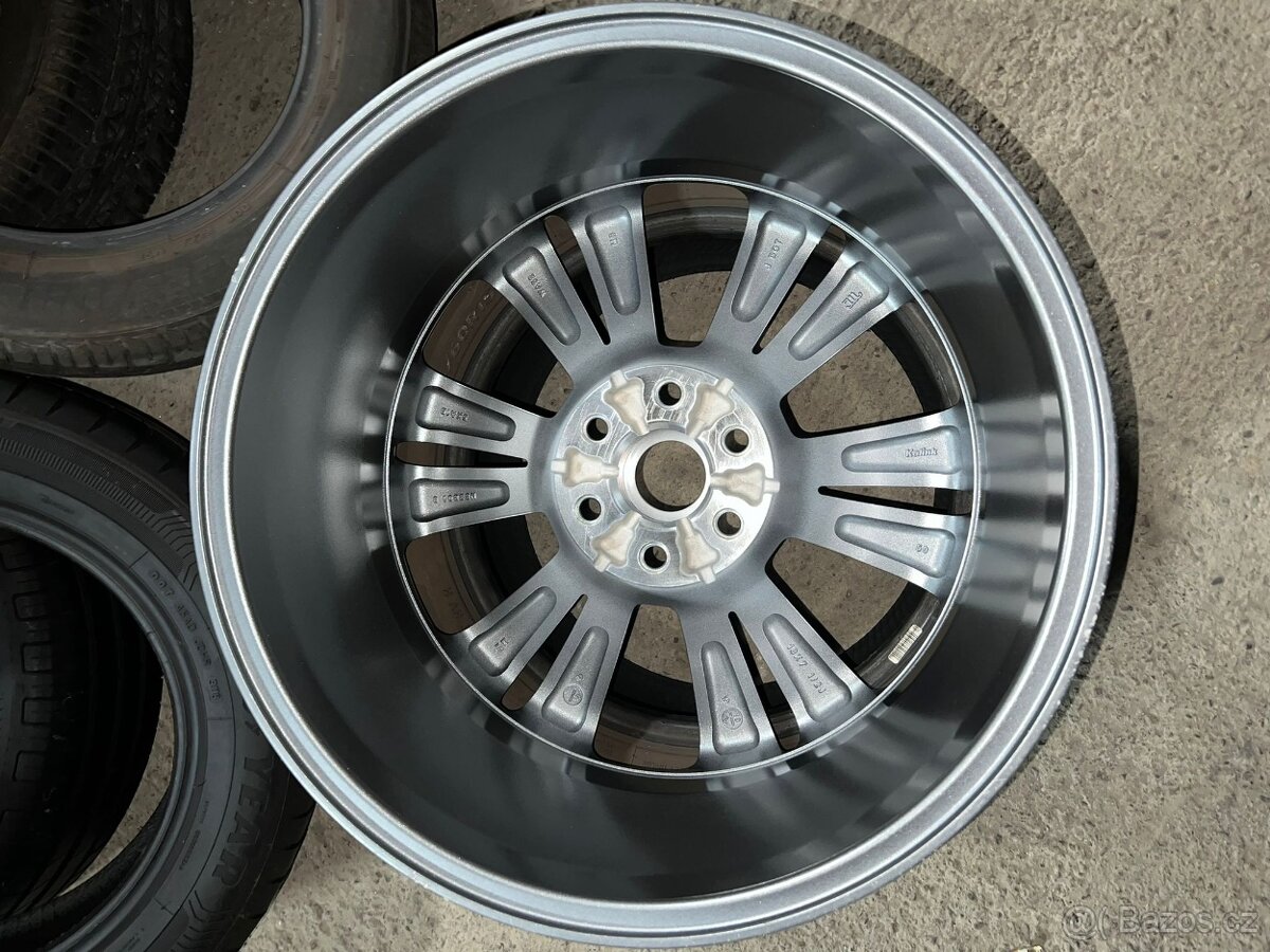 Sada disků MB Xclasse 18“ - 8