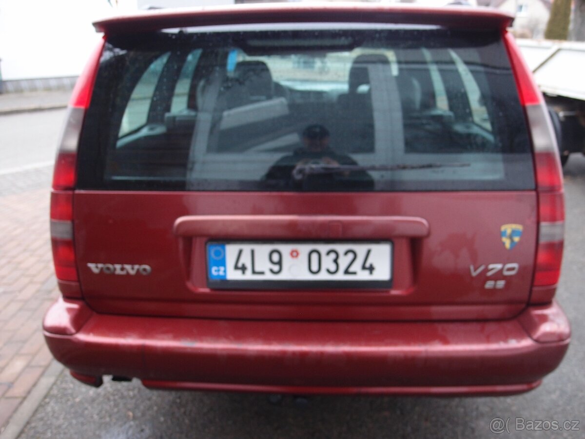 Volvo V70 2,5 - 8