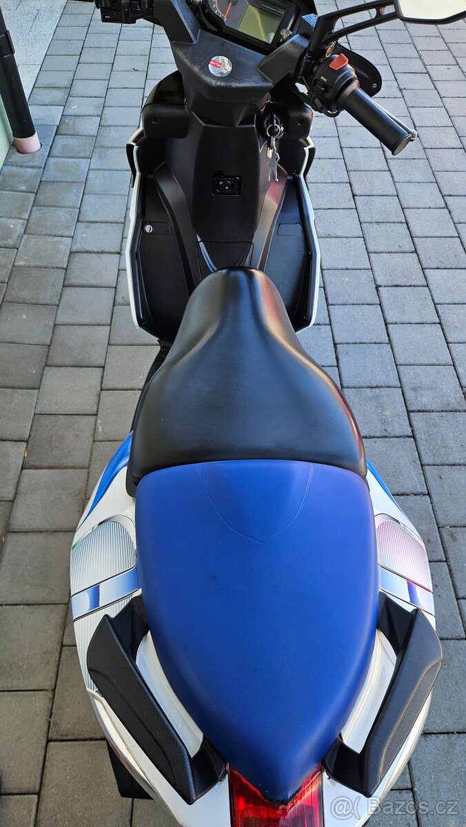 Aprillia - 8