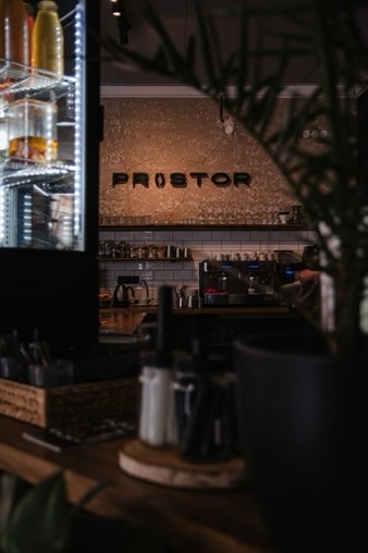 PŘENECHÁNÍ ZAVEDENÉ A PLNĚ VYBAVENÉ KAVÁRNY – DĚČÍN - 8