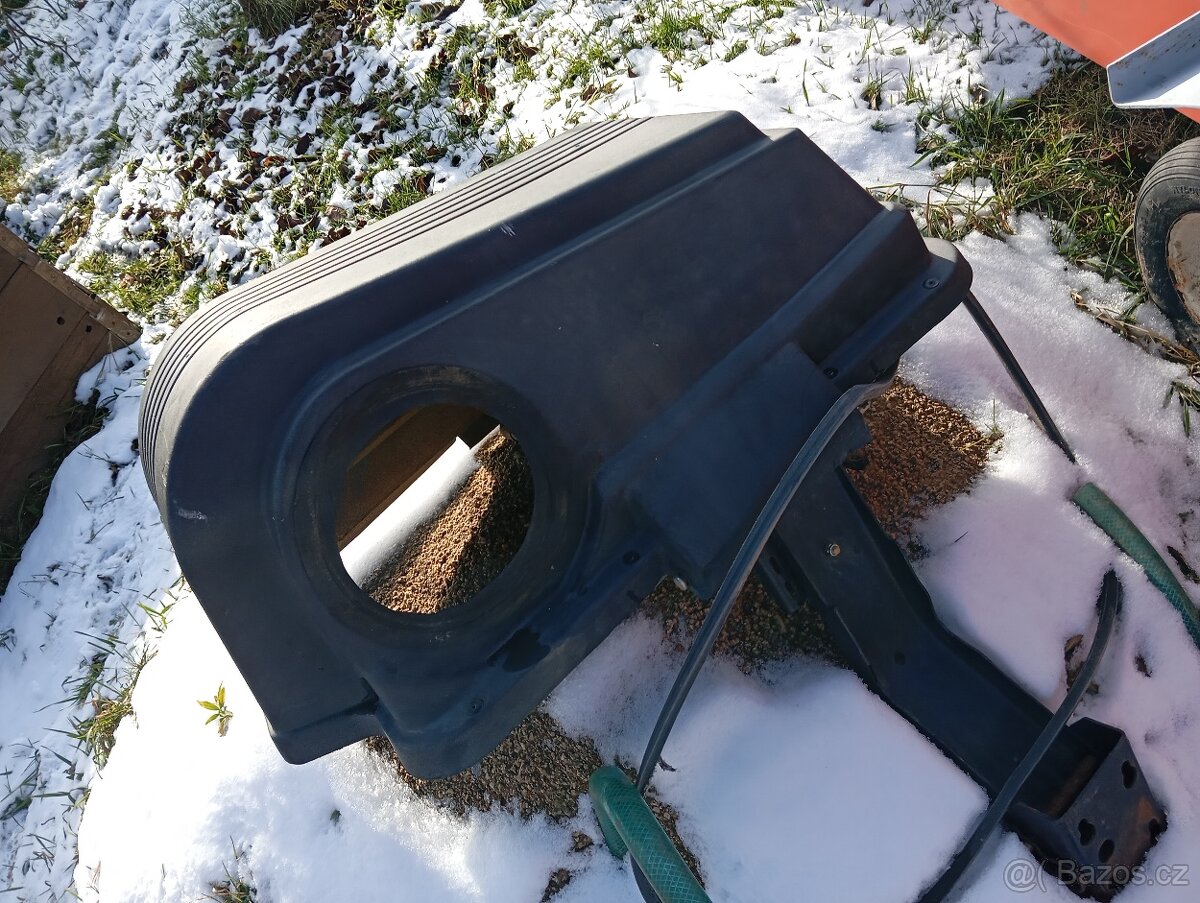 Zahradní traktůrek Husqvarna LT 151 se sněžnou radlicí, sány - 8