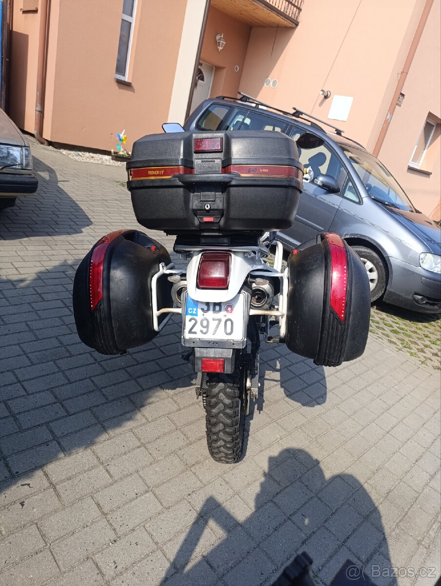 Honda NX650 Dominator - 8