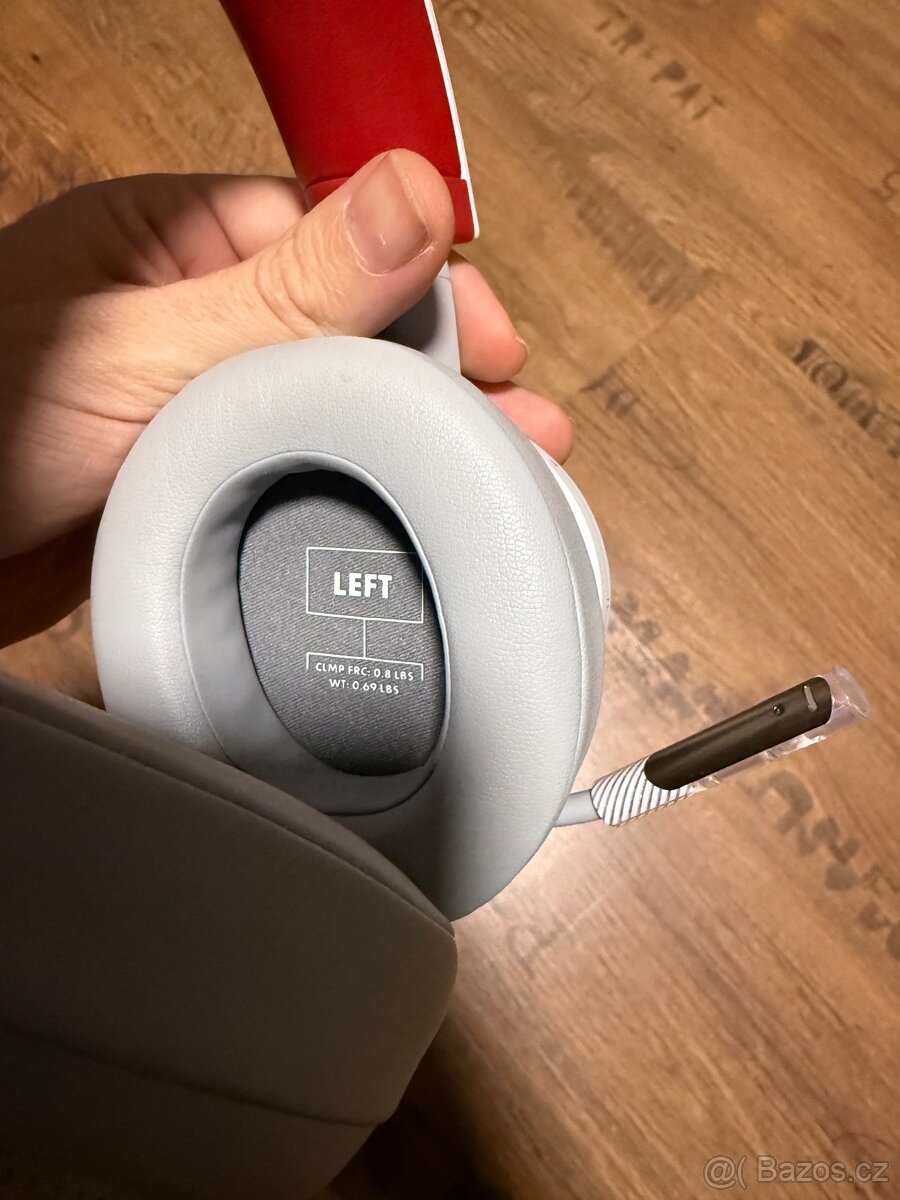 Sluchátka a ovladač Starfield - 8