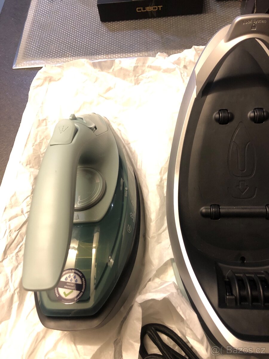 Bezdrátová napařovací žehlička Tefal fv6670e0 nová - 8