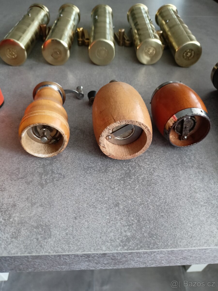 Mlýnek,mlýnek na kávu,retro mlýnek na kávu. - 8