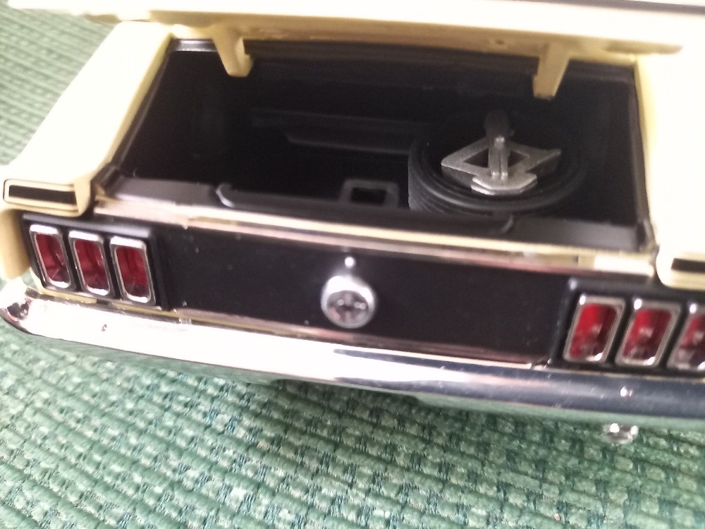 Prodám Ford Mustang Mach 1 - 1:18 -Highway61-nový,limitovaný - 8