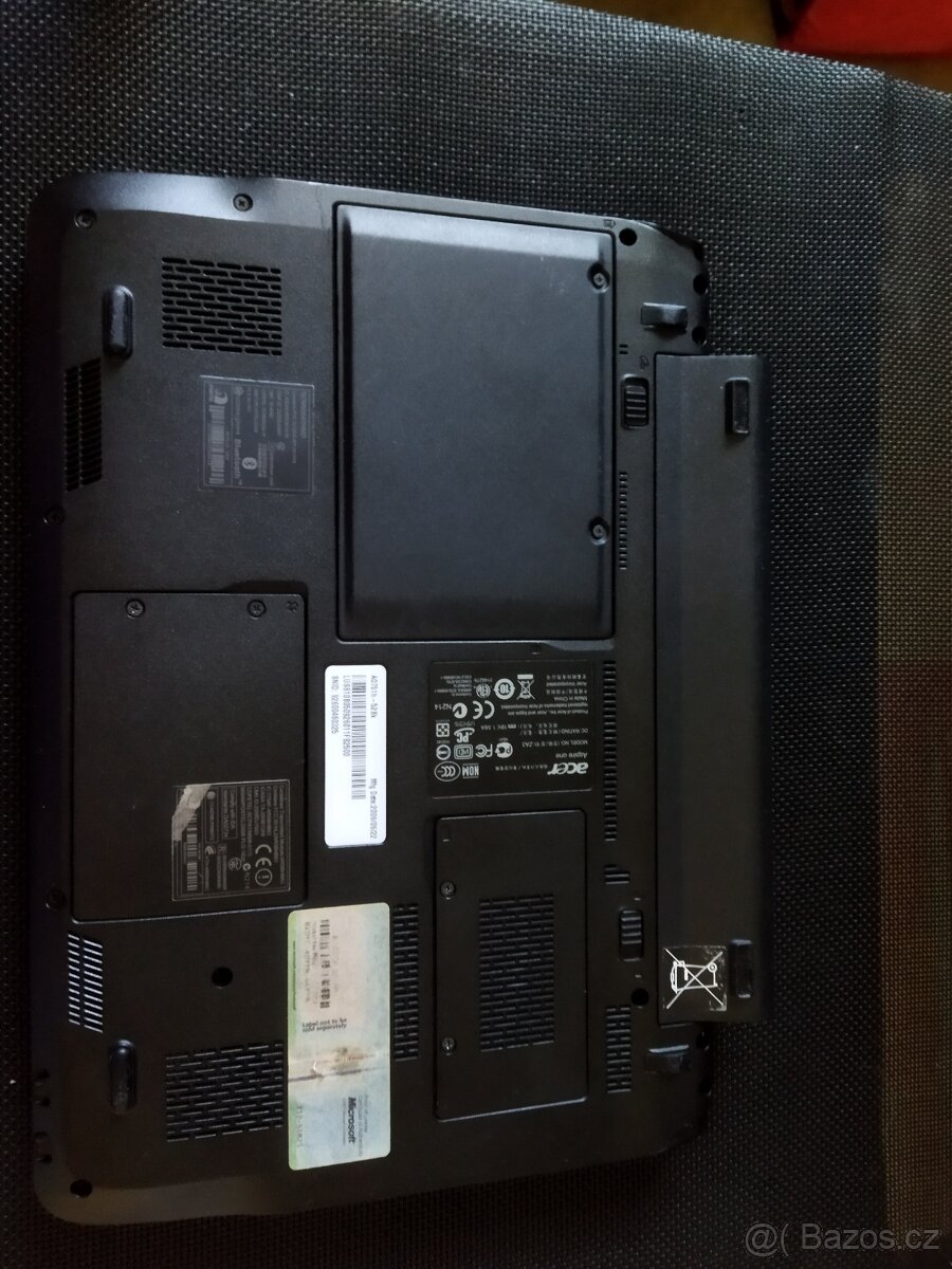 ACER ASPIRE ONE - A0751h-52Bk v perfektním stavu - 8