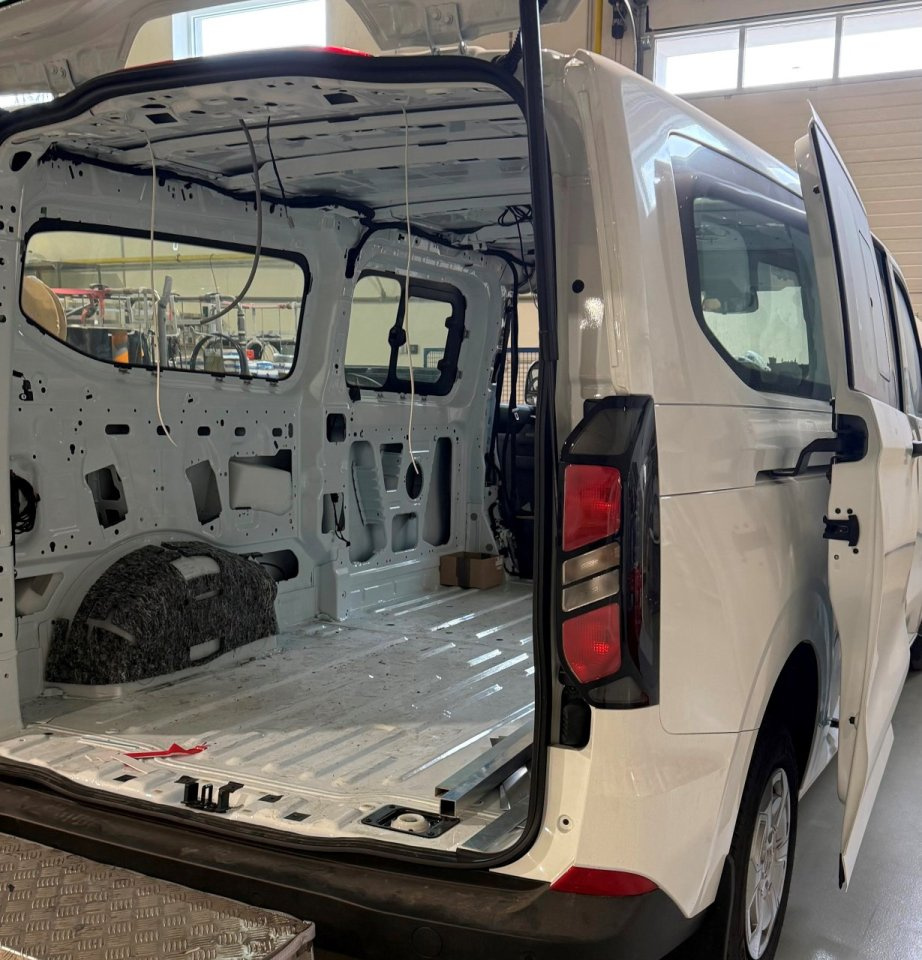 Čalounění interiéru Ford Transit Custom V710 LH2 23- - 8